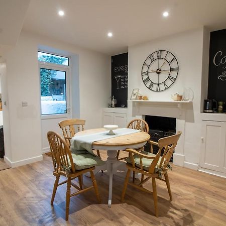 Stylish And Modern Town Centre End-Of Terrace Home Newton Abbot Exteriér fotografie