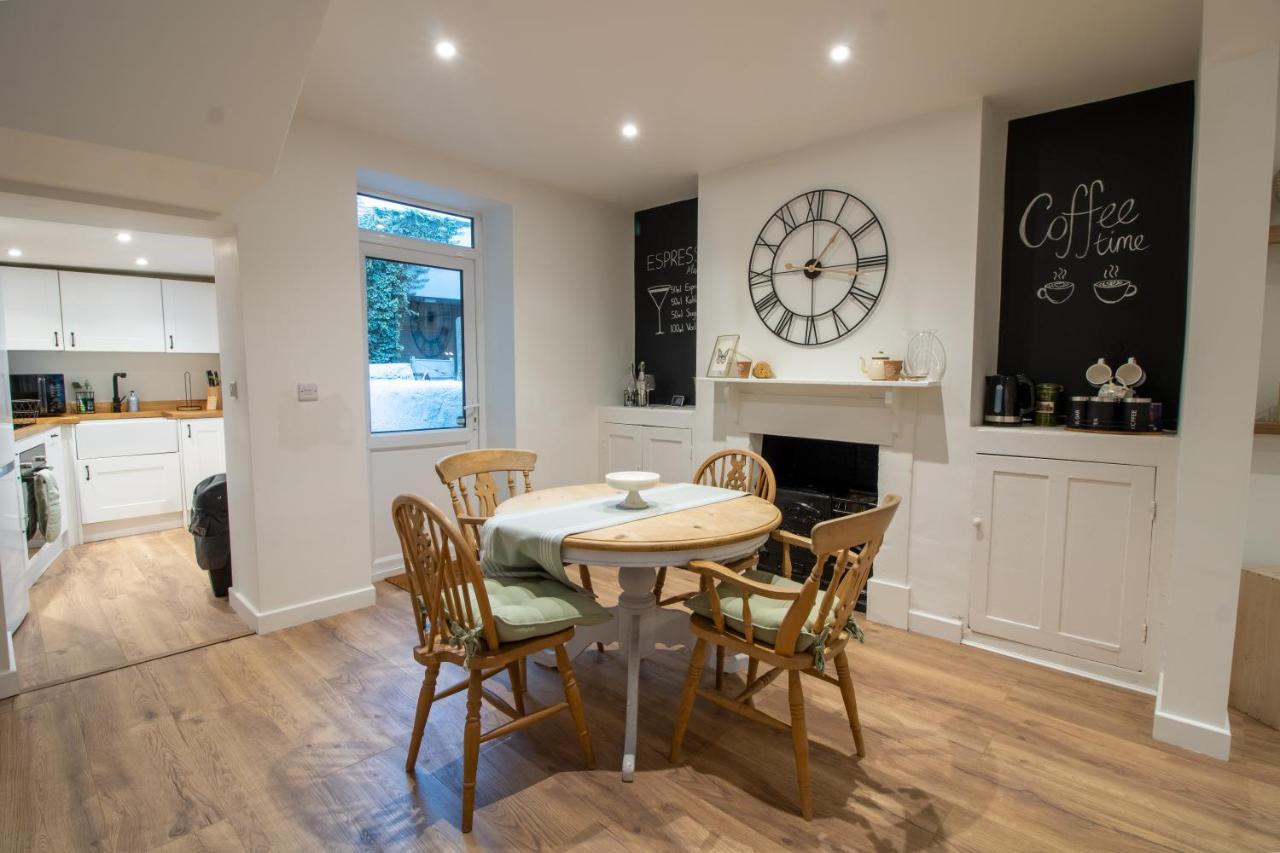Stylish And Modern Town Centre End-Of Terrace Home Newton Abbot Exteriér fotografie