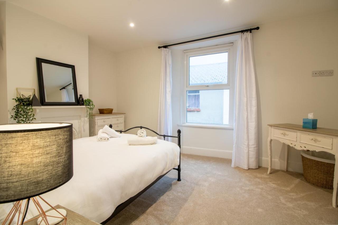 Stylish And Modern Town Centre End-Of Terrace Home Newton Abbot Exteriér fotografie