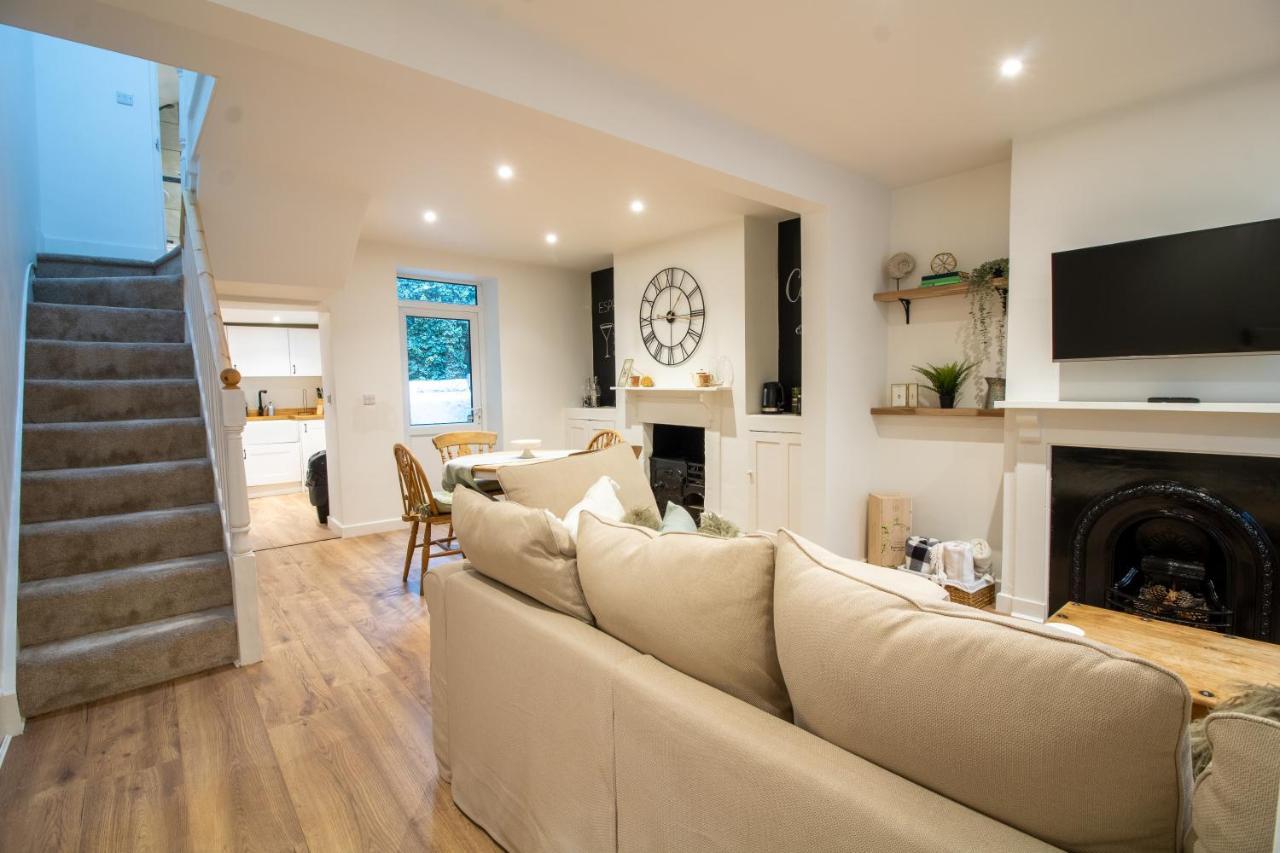 Stylish And Modern Town Centre End-Of Terrace Home Newton Abbot Exteriér fotografie