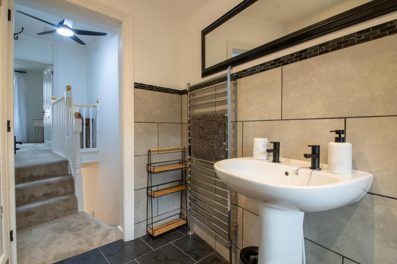 Stylish And Modern Town Centre End-Of Terrace Home Newton Abbot Exteriér fotografie